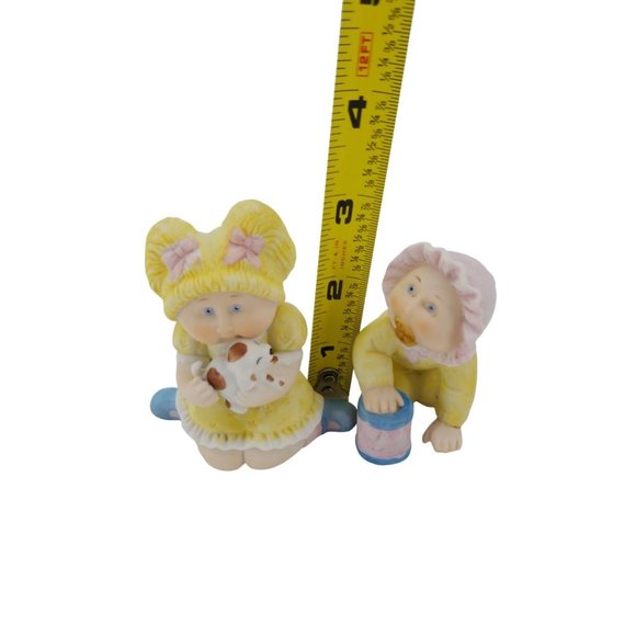 Two Vintage Cabbage Patch Kids Porcelain Figurines Girl with Puppy and Baby - Picture 10 of 10